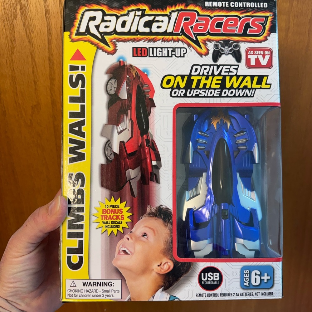 Radical Racers Wall Climbing Car - Blue